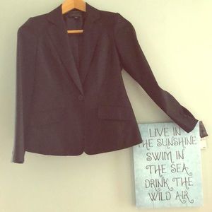 🍍LAST CHANCE, DONATING SOON🌺 Anne Klein suit NWT